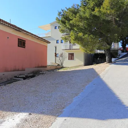 Apartamento With Parking Space - 15841 Makarska